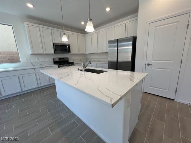 7470 South Pioneer Way, Las Vegas, NV 89113