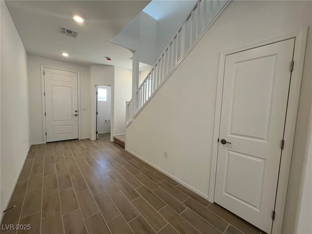 7470 South Pioneer Way, Las Vegas, NV 89113