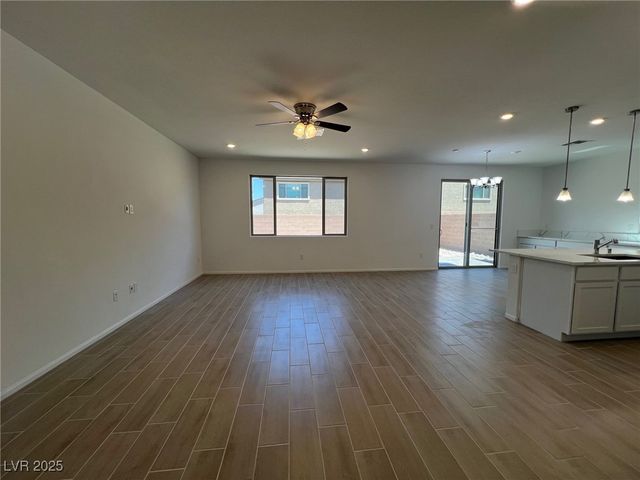 7470 South Pioneer Way, Las Vegas, NV 89113