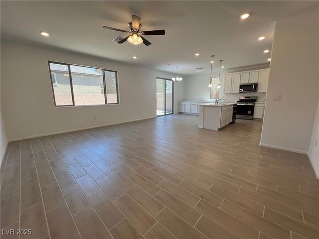 7470 South Pioneer Way, Las Vegas, NV 89113