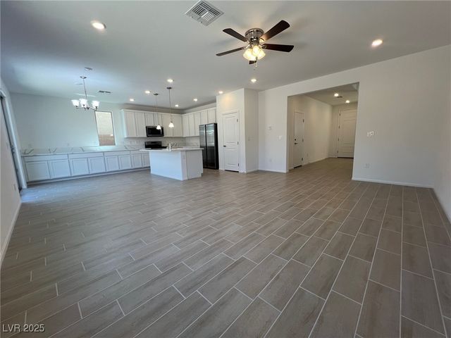 7470 South Pioneer Way, Las Vegas, NV 89113