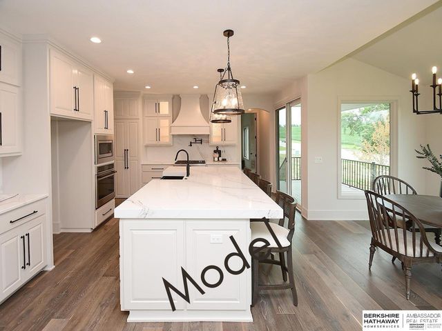 11707 Cove Hollow Drive, Papillion, NE 68046