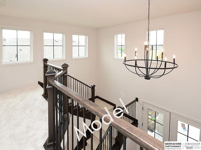 11707 Cove Hollow Drive, Papillion, NE 68046