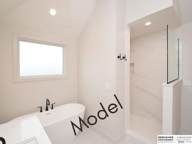 11707 Cove Hollow Drive, Papillion, NE 68046