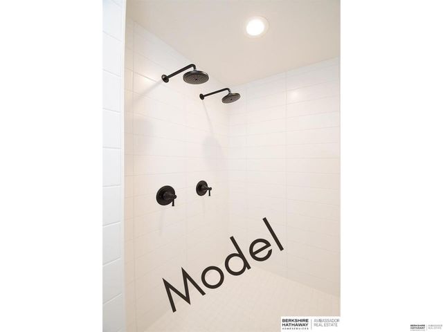 11707 Cove Hollow Drive, Papillion, NE 68046