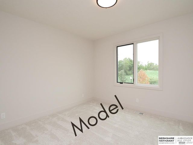 11707 Cove Hollow Drive, Papillion, NE 68046