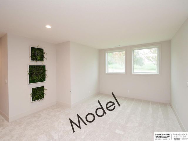 11707 Cove Hollow Drive, Papillion, NE 68046