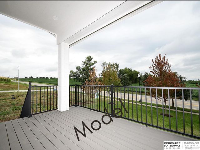 11707 Cove Hollow Drive, Papillion, NE 68046