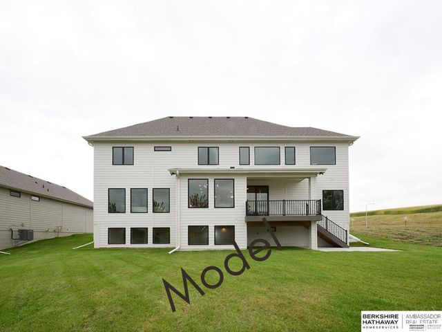 11707 Cove Hollow Drive, Papillion, NE 68046