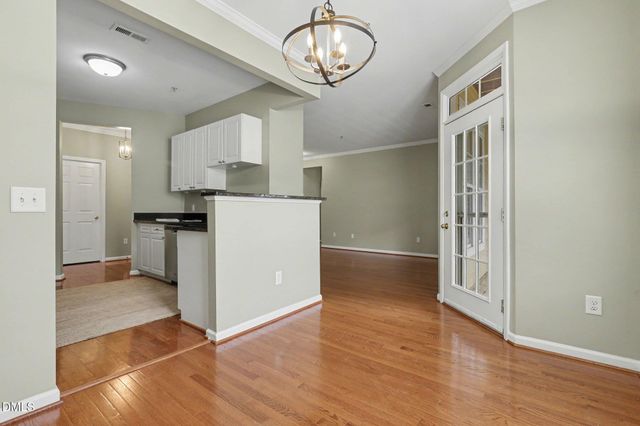 3121 Hemlock Forest Circle 203, Raleigh, NC 27612
