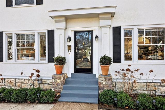 437 W 59th Terrace, Kansas City, MO 64113