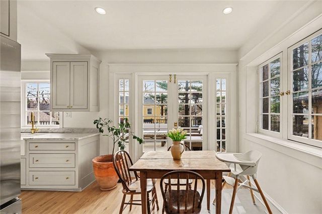 437 W 59th Terrace, Kansas City, MO 64113