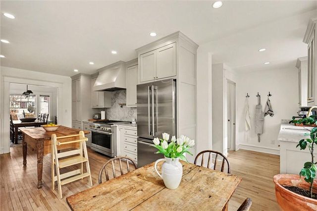 437 W 59th Terrace, Kansas City, MO 64113