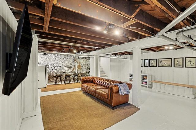 437 W 59th Terrace, Kansas City, MO 64113