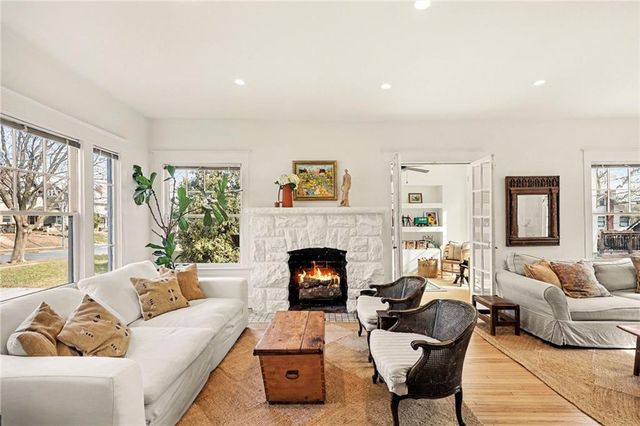 437 W 59th Terrace, Kansas City, MO 64113