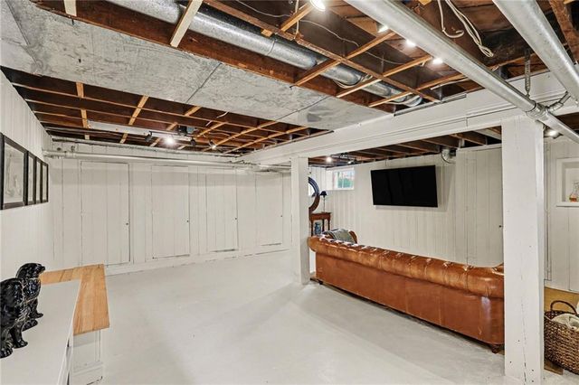 437 W 59th Terrace, Kansas City, MO 64113