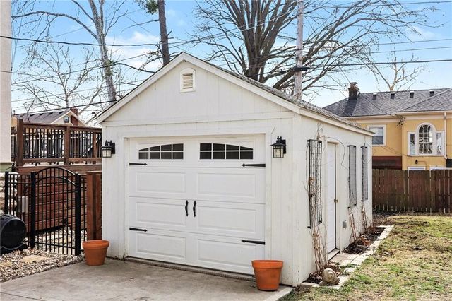 437 W 59th Terrace, Kansas City, MO 64113