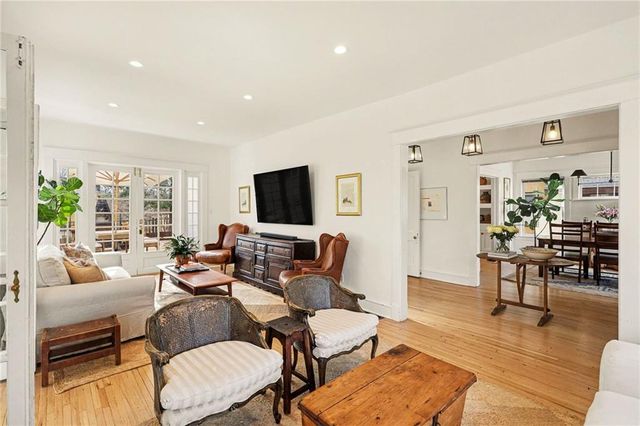 437 W 59th Terrace, Kansas City, MO 64113