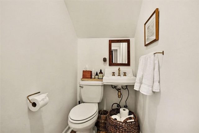 437 W 59th Terrace, Kansas City, MO 64113