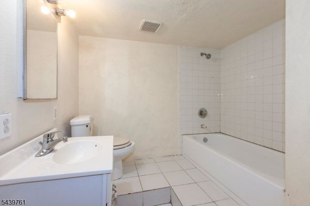 4 N 16Th Ave, Manville Boro, NJ 08835