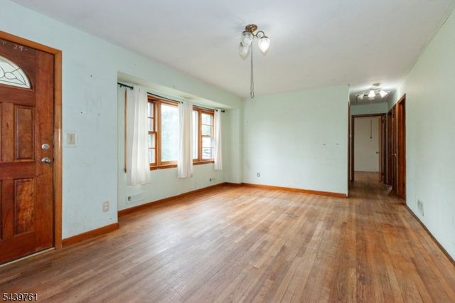4 N 16Th Ave, Manville Boro, NJ 08835