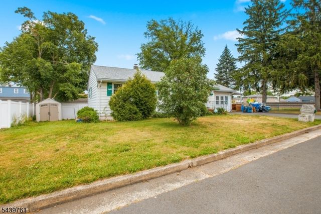 4 N 16Th Ave, Manville Boro, NJ 08835
