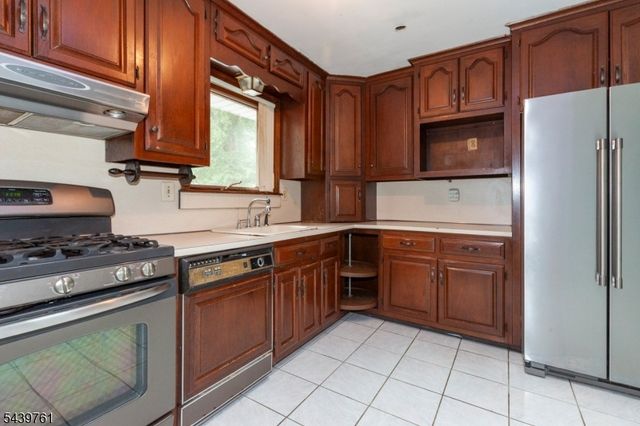 4 N 16Th Ave, Manville Boro, NJ 08835