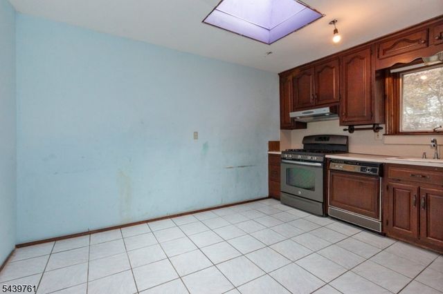 4 N 16Th Ave, Manville Boro, NJ 08835