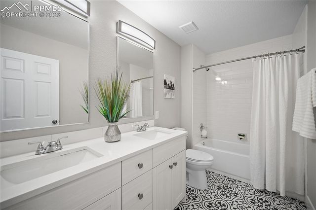 3746 Saint Simons Court, Colorado Springs, CO 80920