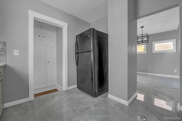 15776 Mclain Avenue, Allen Park, MI 48101