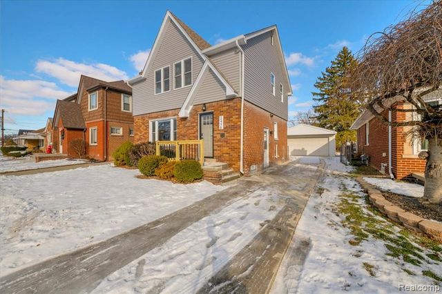 15776 Mclain Avenue, Allen Park, MI 48101