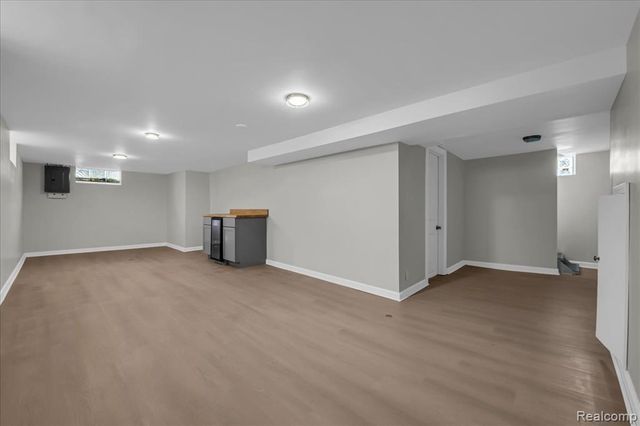 15776 Mclain Avenue, Allen Park, MI 48101