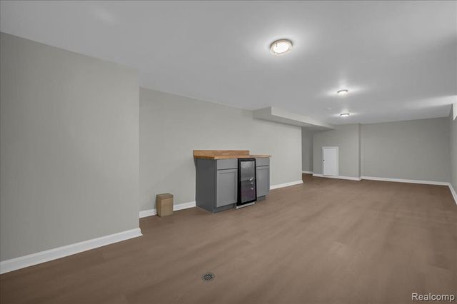 15776 Mclain Avenue, Allen Park, MI 48101