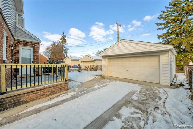 15776 Mclain Avenue, Allen Park, MI 48101