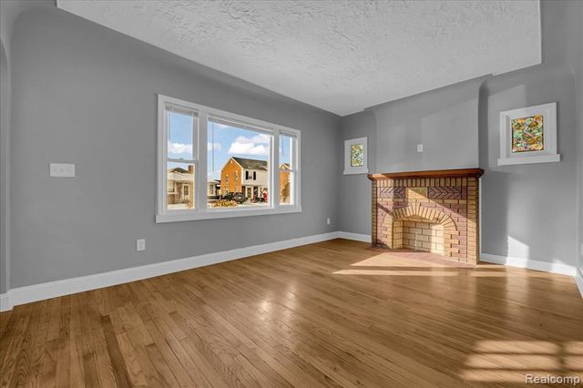 15776 Mclain Avenue, Allen Park, MI 48101