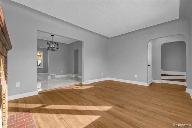 15776 Mclain Avenue, Allen Park, MI 48101