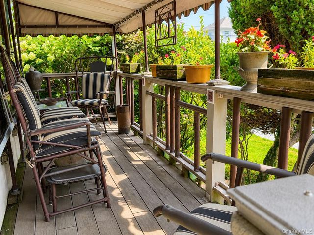 13810 Cronston Avenue, Rockaway Park, NY 11694
