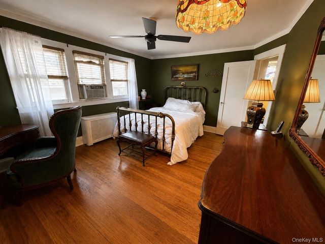 13810 Cronston Avenue, Rockaway Park, NY 11694