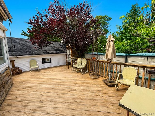 13810 Cronston Avenue, Rockaway Park, NY 11694