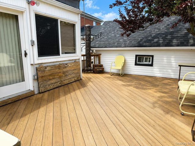 13810 Cronston Avenue, Rockaway Park, NY 11694
