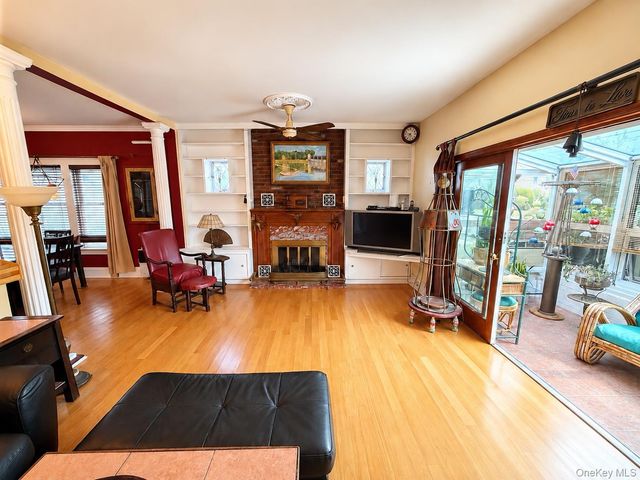 13810 Cronston Avenue, Rockaway Park, NY 11694