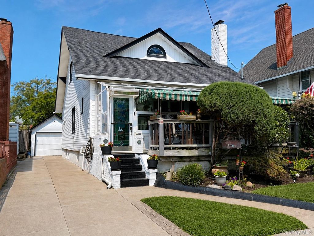 13810 Cronston Avenue, Rockaway Park, NY 11694 — exterior
