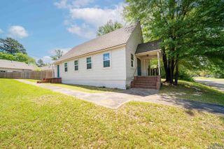 512 N Live Oak St, Gladewater, TX 75647
