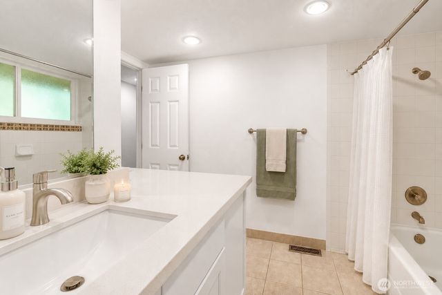 15618 SE Fairwood Boulevard, Renton, WA 98058