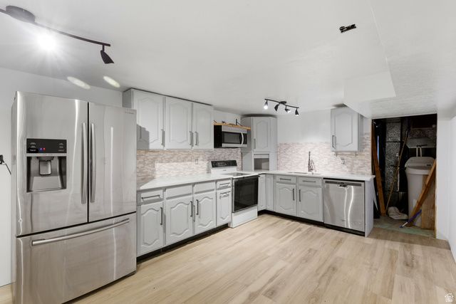 328 E ISGREEN CIR, Tooele, UT 84074