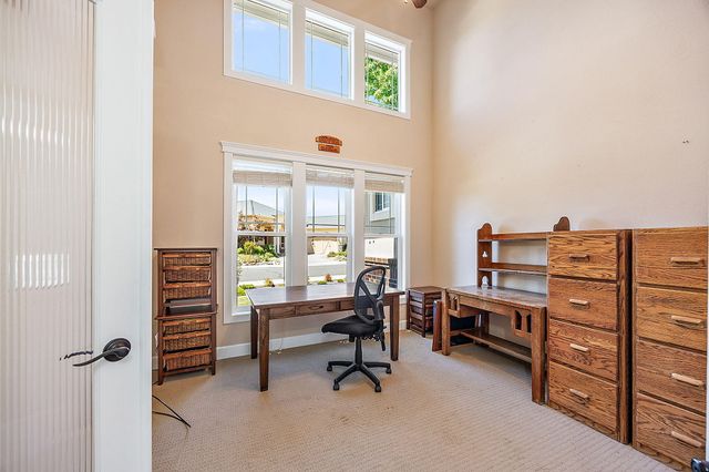 40 Pebble Creek Drive, Eagle Point, OR 97524