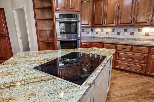 40 Pebble Creek Drive, Eagle Point, OR 97524