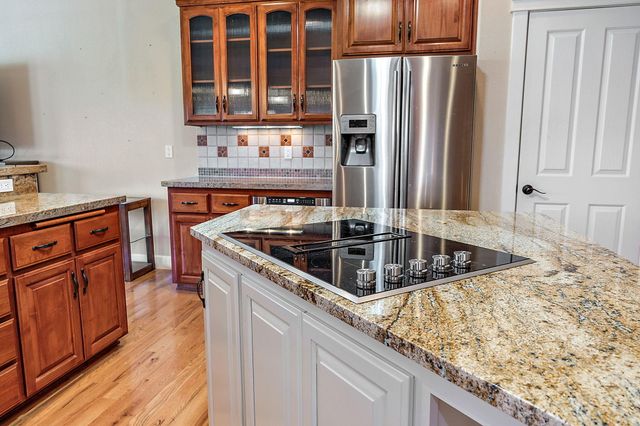 40 Pebble Creek Drive, Eagle Point, OR 97524