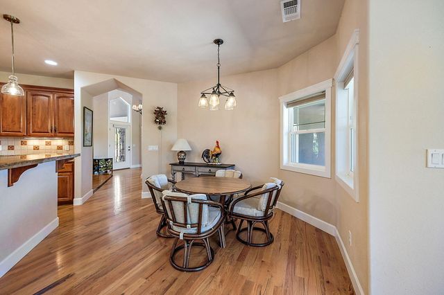 40 Pebble Creek Drive, Eagle Point, OR 97524