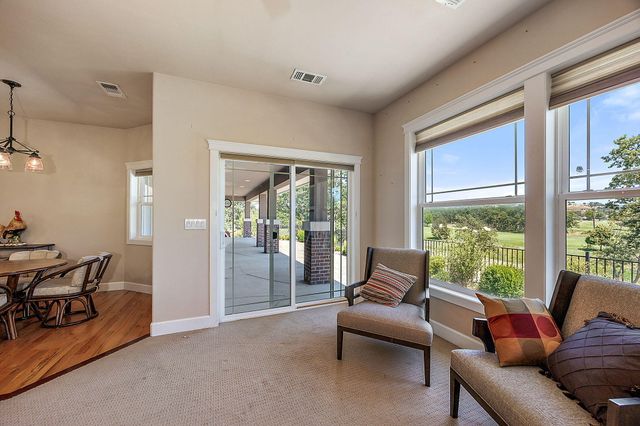40 Pebble Creek Drive, Eagle Point, OR 97524